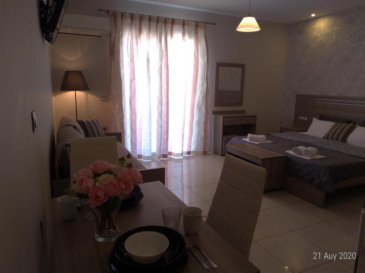 Adonis Apartments Paralía エクステリア 写真