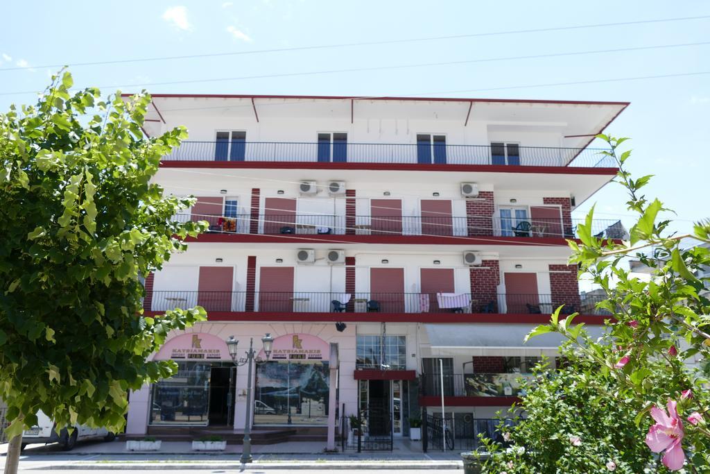 Adonis Apartments Paralía エクステリア 写真