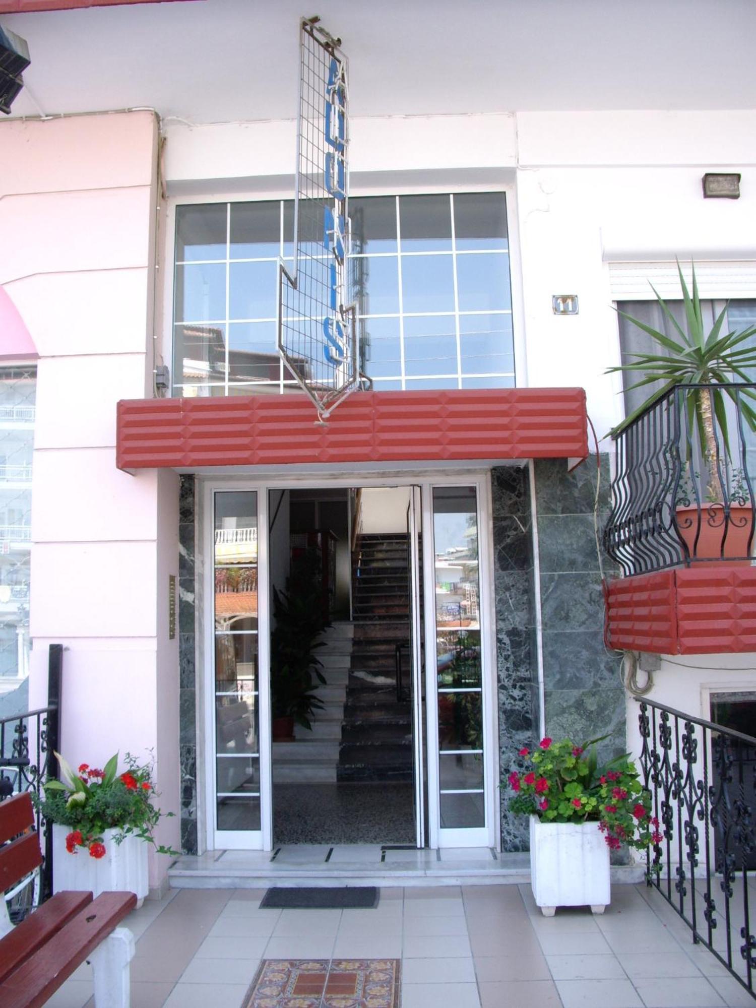 Adonis Apartments Paralía エクステリア 写真